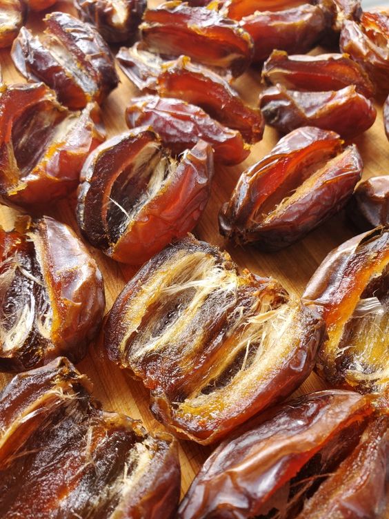 Premium Chuara (Dry Dates) – Naturally Sweet, Energy-Rich & Nutrient-Dense Dry Fruits 500gm